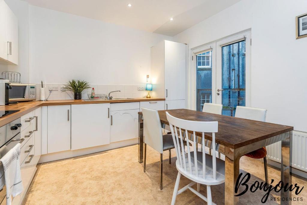 Spacious 2Br-1Ba - Grassmarket - Free Parking By Bonjour Residences Эдинбург Экстерьер фото