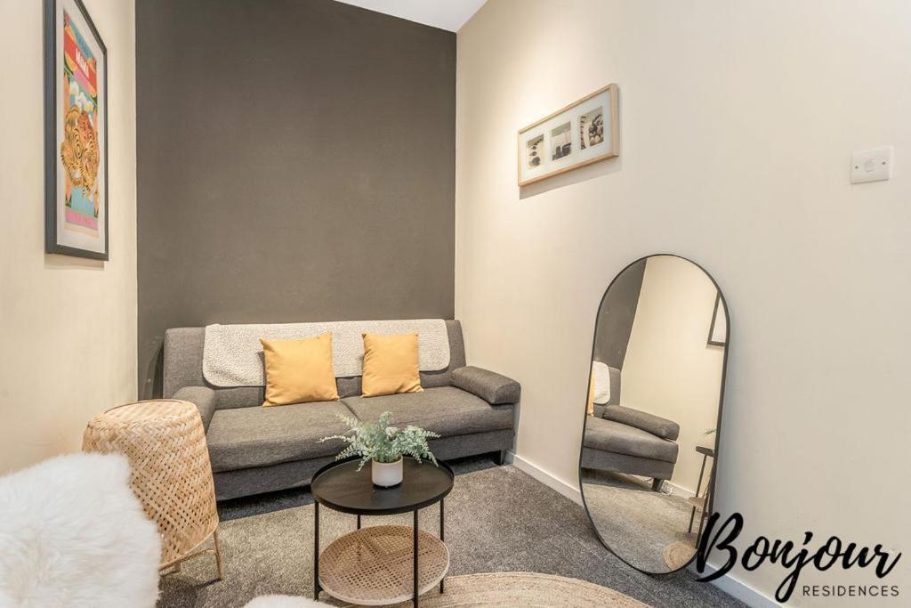 Spacious 2Br-1Ba - Grassmarket - Free Parking By Bonjour Residences Эдинбург Экстерьер фото